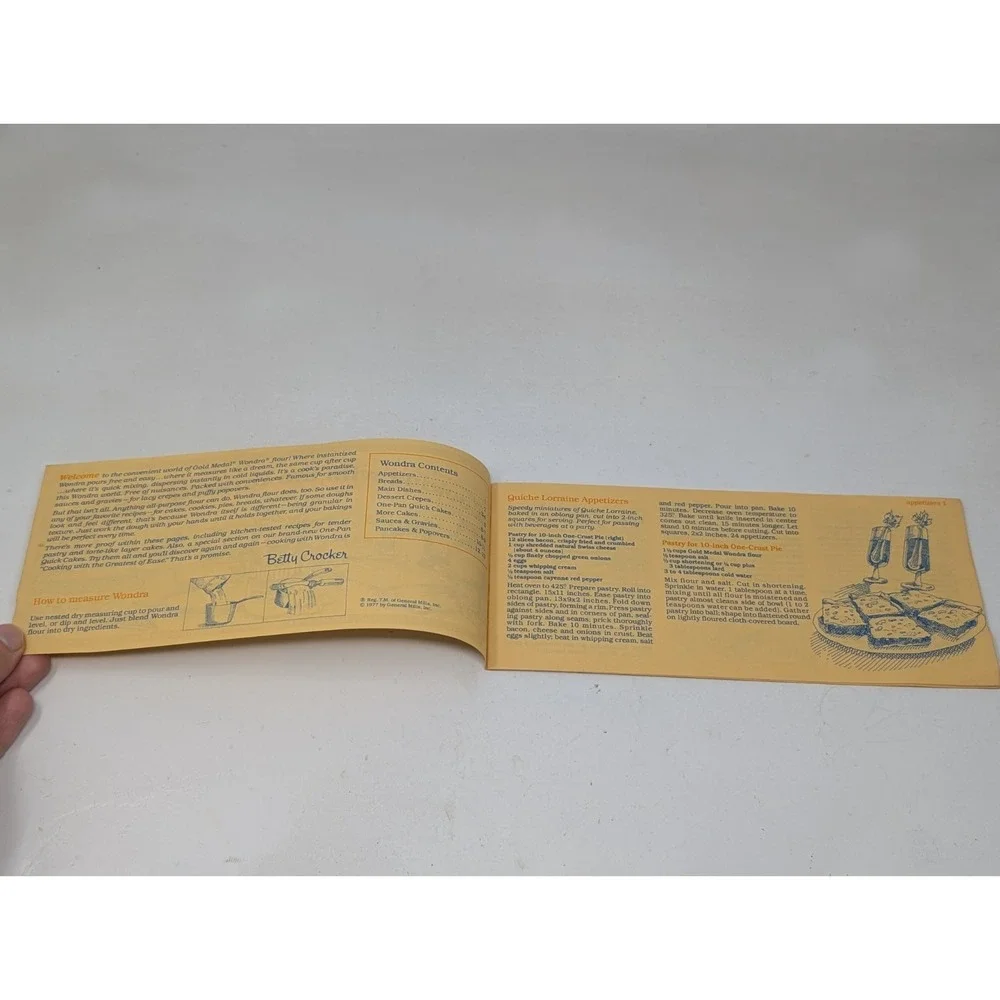 1977 General  Mills Gold Medal Wondra Baking Dessert Recipe Cookbook Booklet VTG